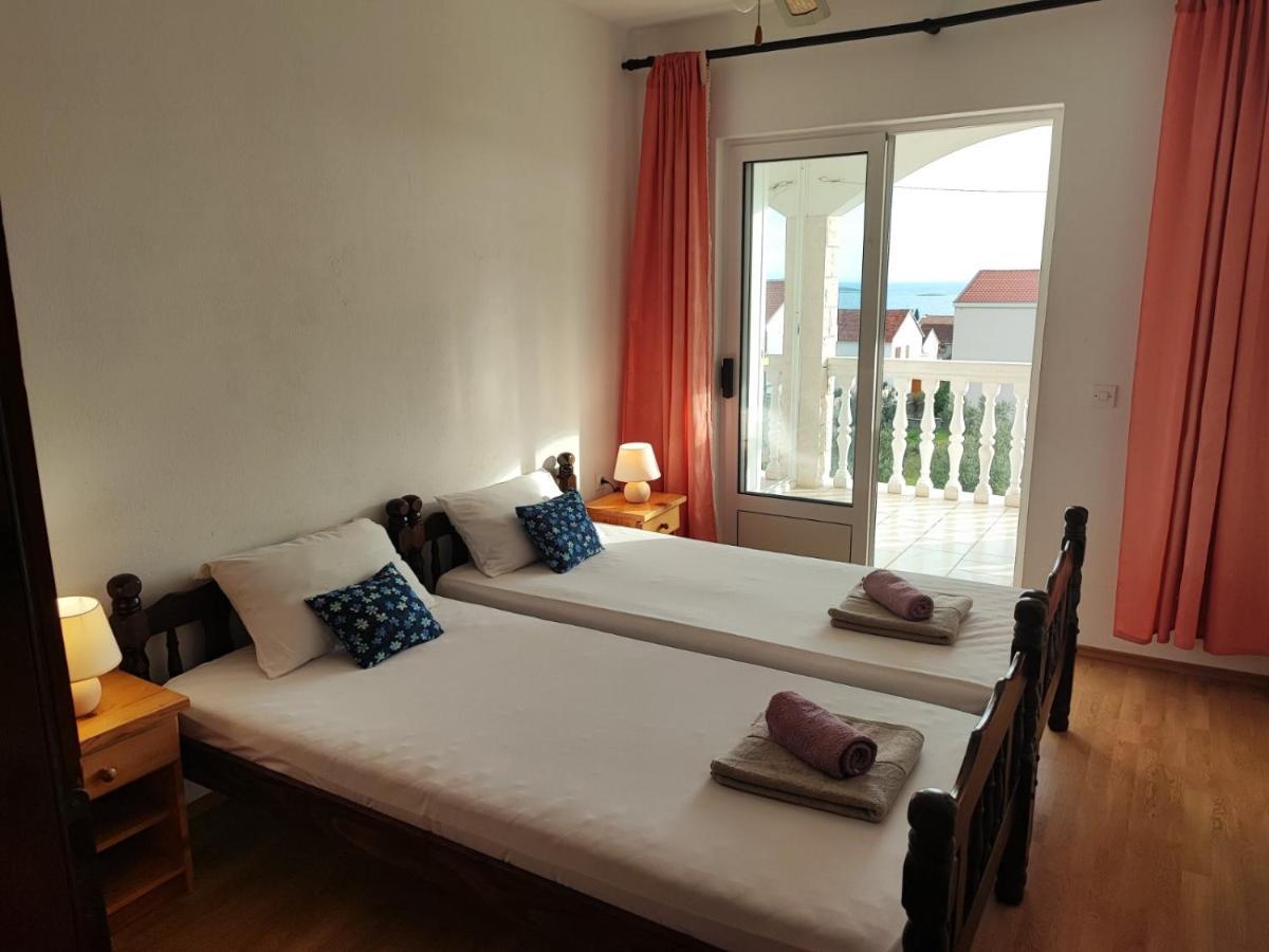 Apartments Dodik Orebić Екстериор снимка