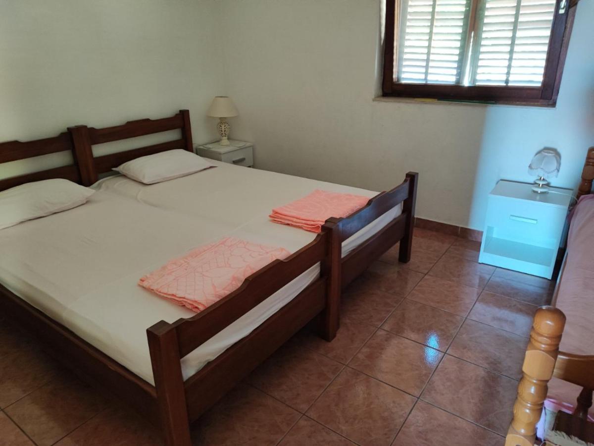 Apartments Dodik Orebić Екстериор снимка